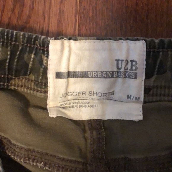 Camo jogger shorts , size M - Picture 2 of 3